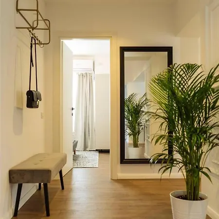 Apartment Panoramic - 4br - Piata Unirii *